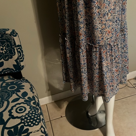 Beautiful floral dress - Picture 5 of 5